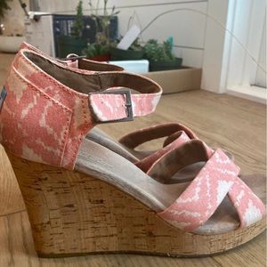 Toms Pink Tribal Summer sandals wedges